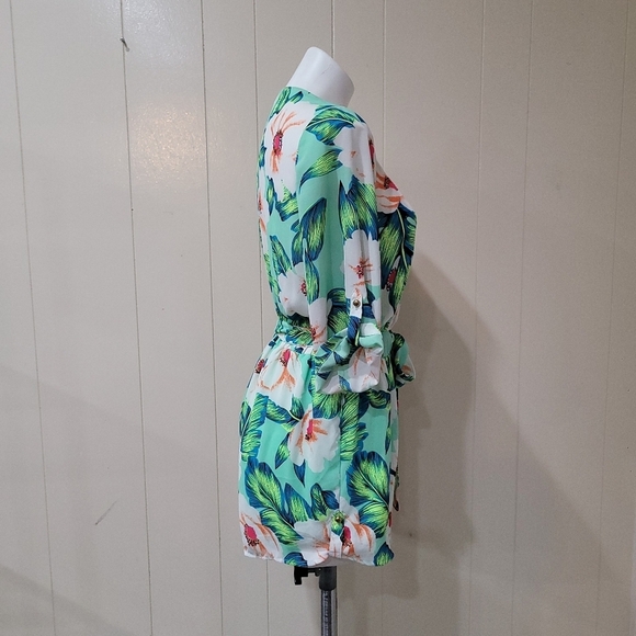 Gianni Bini Tropical Floral Romper Long Sleeve Plunge Neck Shorts Sz S - Picture 7 of 9